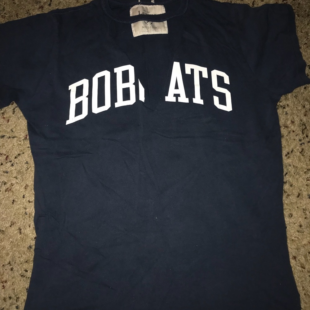 casual graphic t shirt